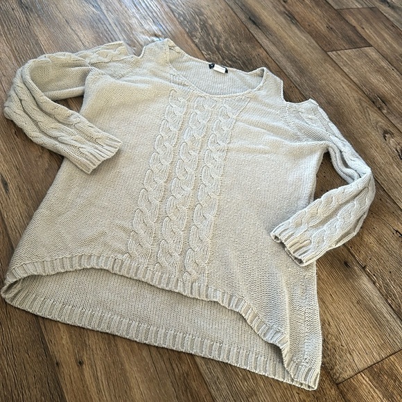 Women’s Venus Gray Sweater - Picture 1 of 3